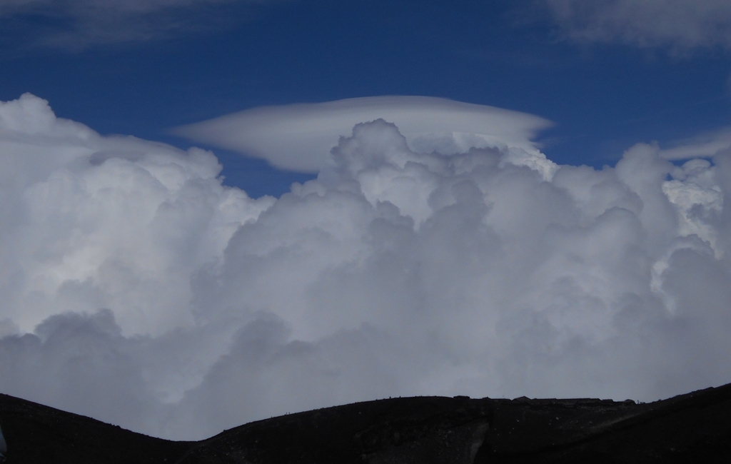 雲の上 雲の上から 写真素材 [1682981] - フォトライブラリー